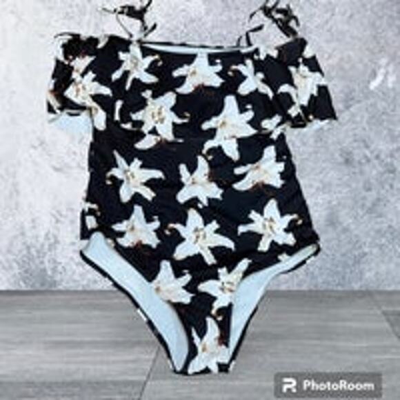 Lovely Floral Off Shoulder One Piece Swimsuit Size Large - Picture 3 of 5